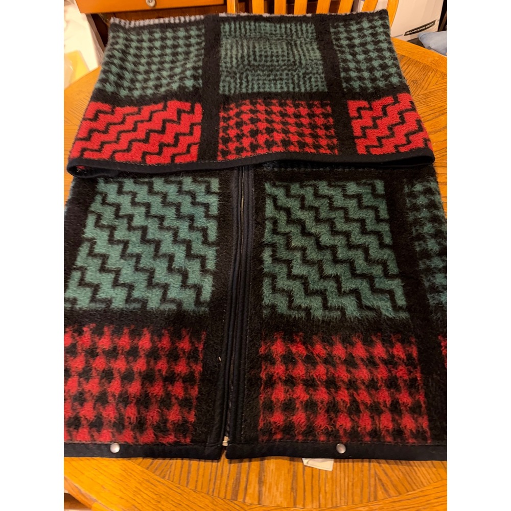 Vintage Biederlack Stadium Blanket Wrap Zip Front Red Green Houndstooth USA Made